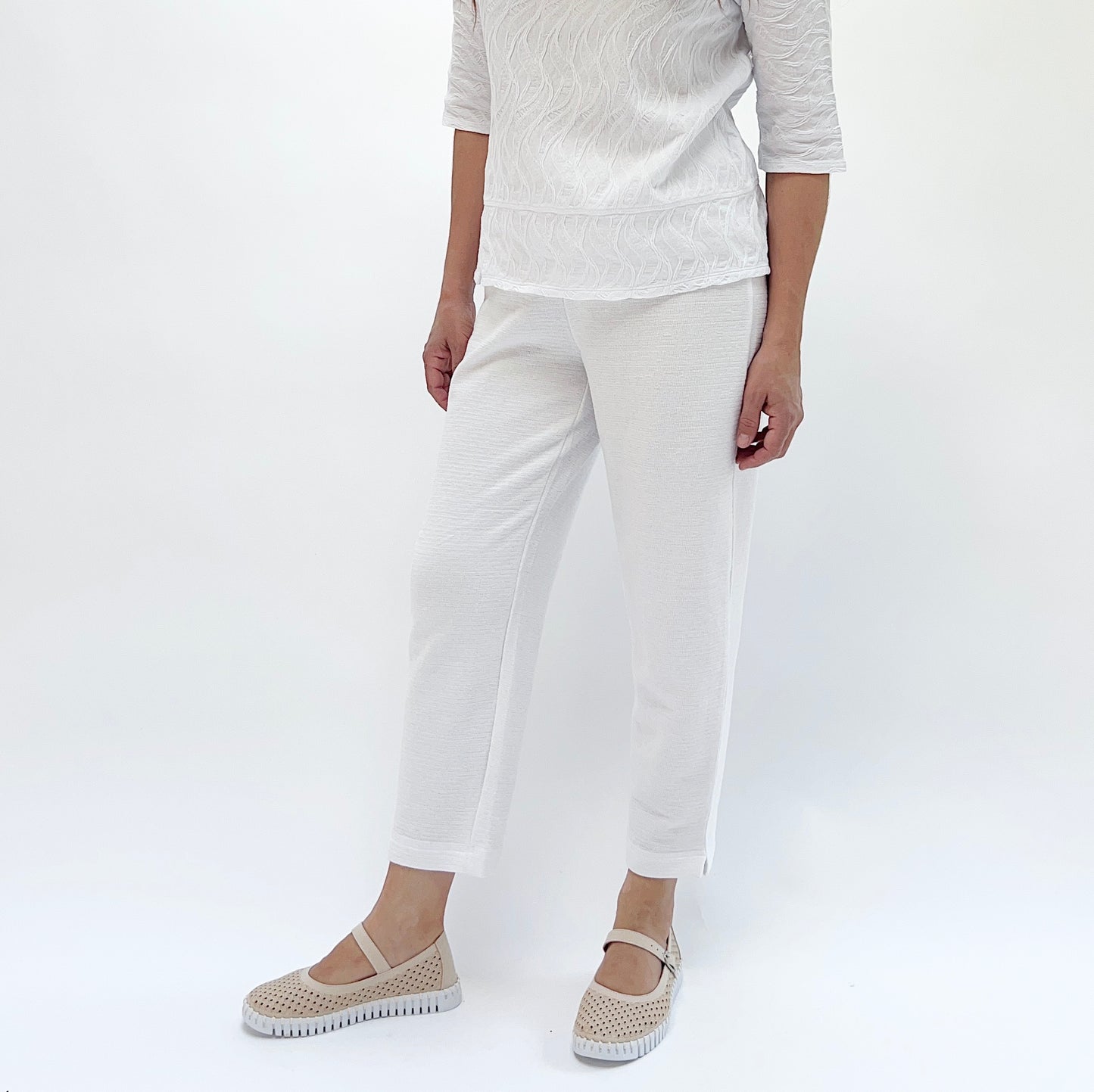 Weekend Terry Easy Capri in White